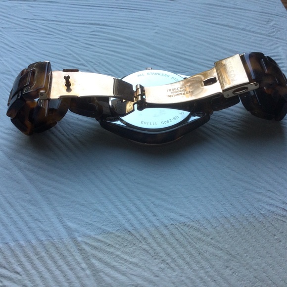 Fossil Tortoiseshell Watch With Rose Gold, Shell & Crystal Accents - Picture 9 of 9